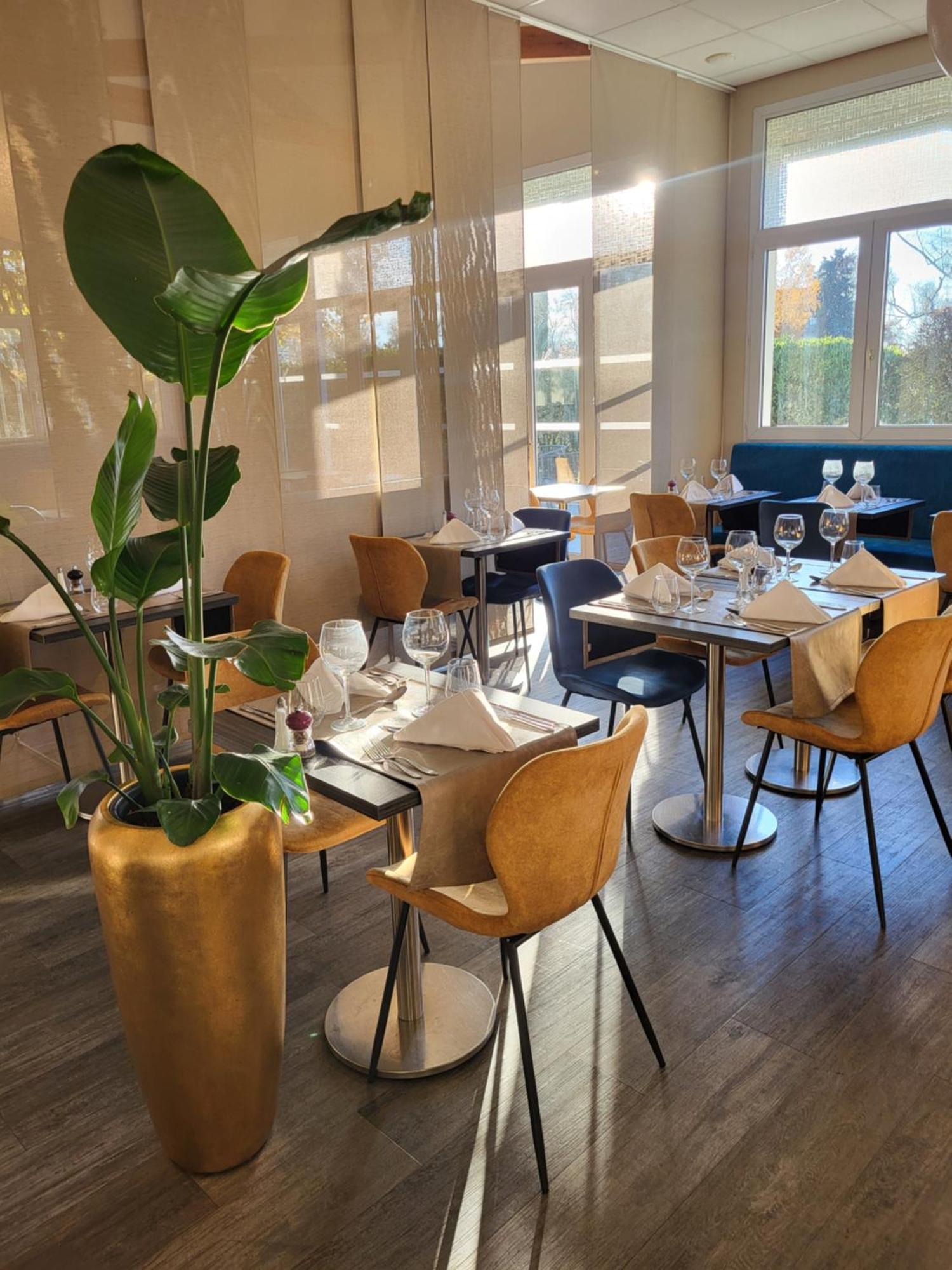 Hotel Restaurant Du Parc Saumur Logis Elegance ภายนอก รูปภาพ