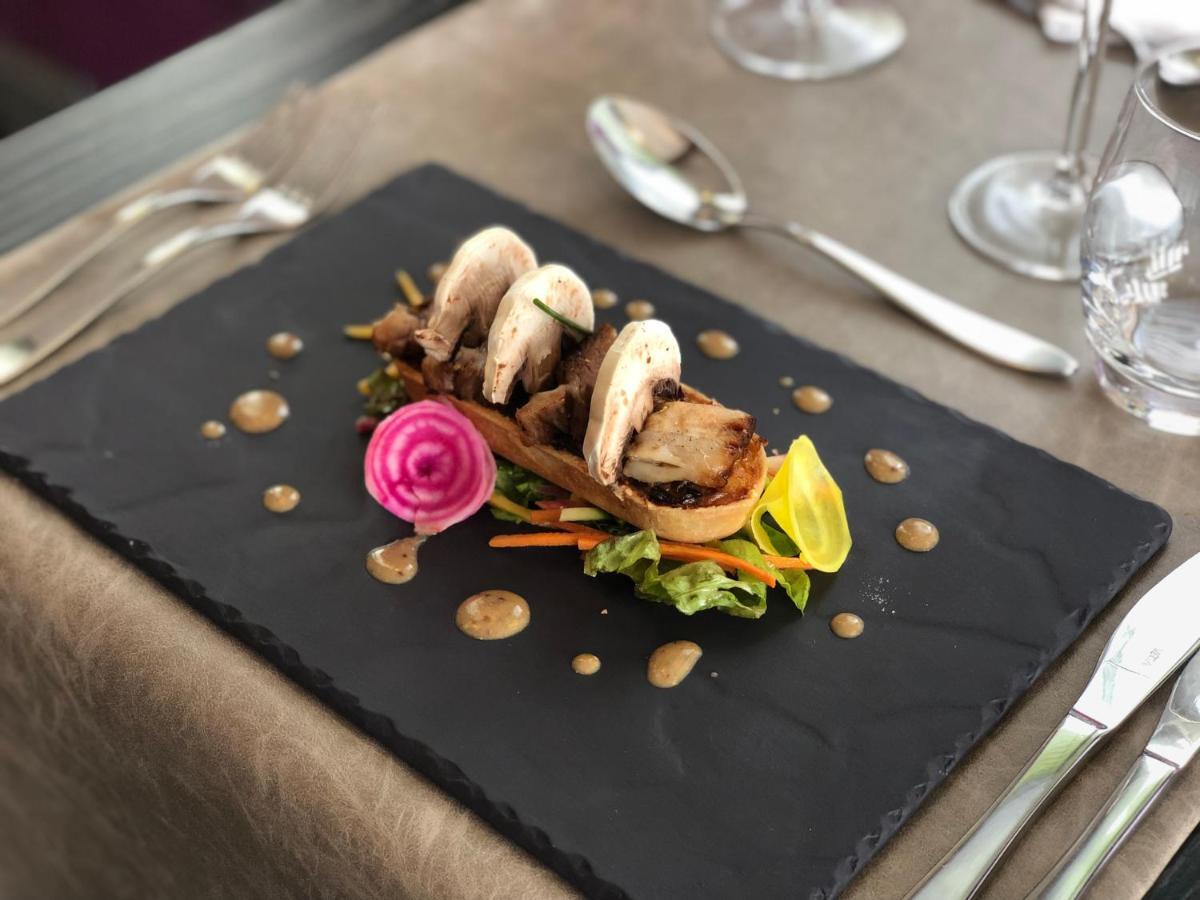Hotel Restaurant Du Parc Saumur Logis Elegance ภายนอก รูปภาพ